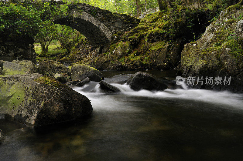 Afon Artro 上的 Pont Cwm-yr-Afon